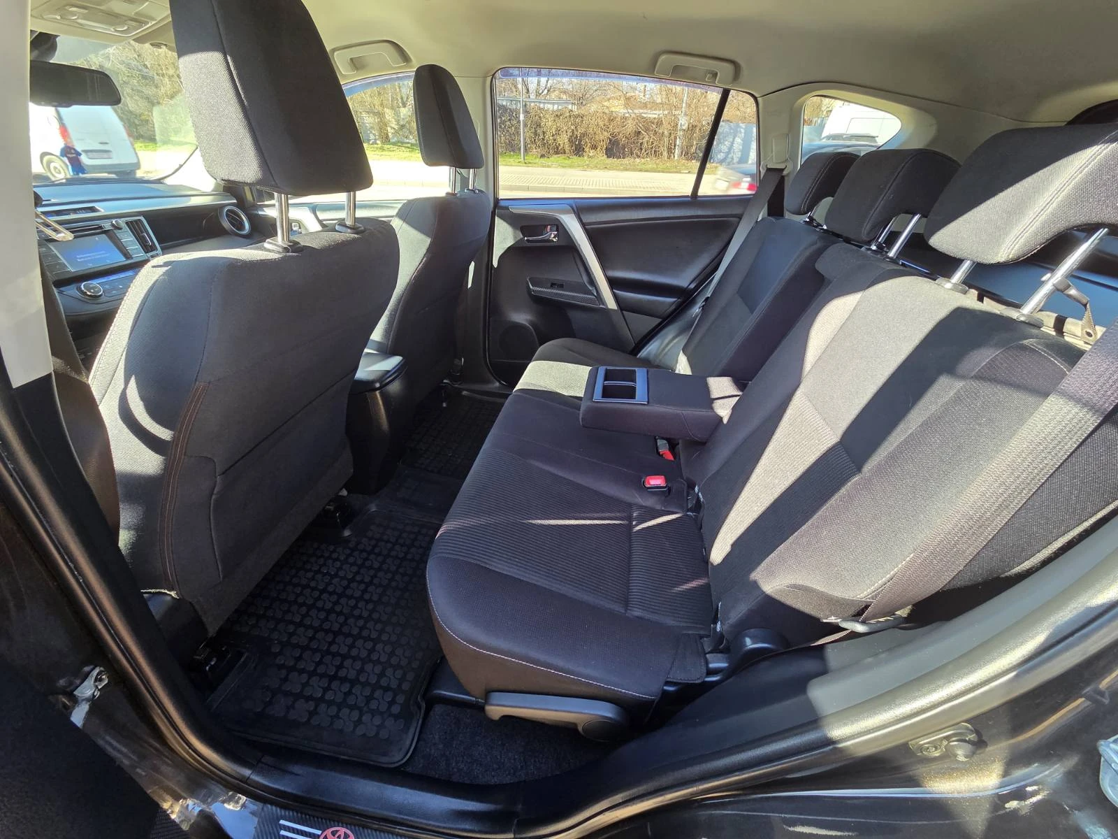Toyota Rav4 AWD | Mobile.bg � ����������� 12