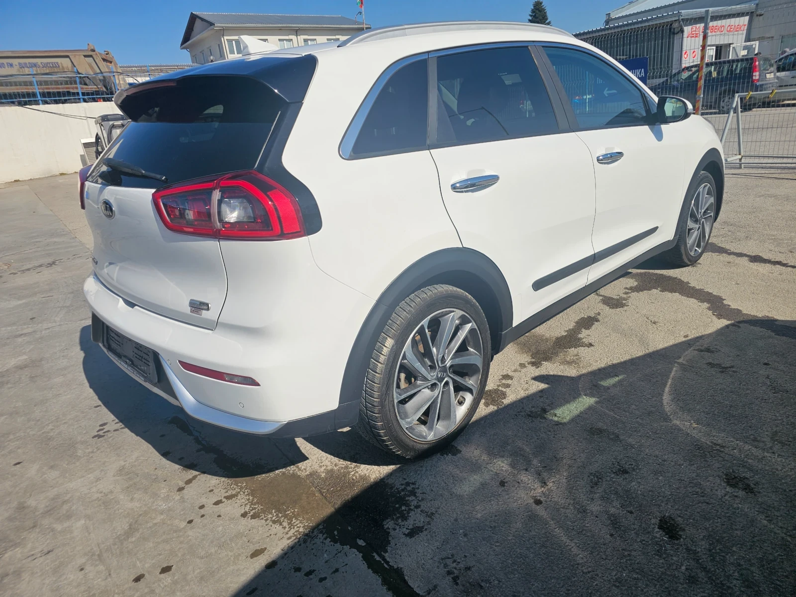 Kia Niro 1.6 hybrid , снимка 6 - Автомобили и джипове - 53824380