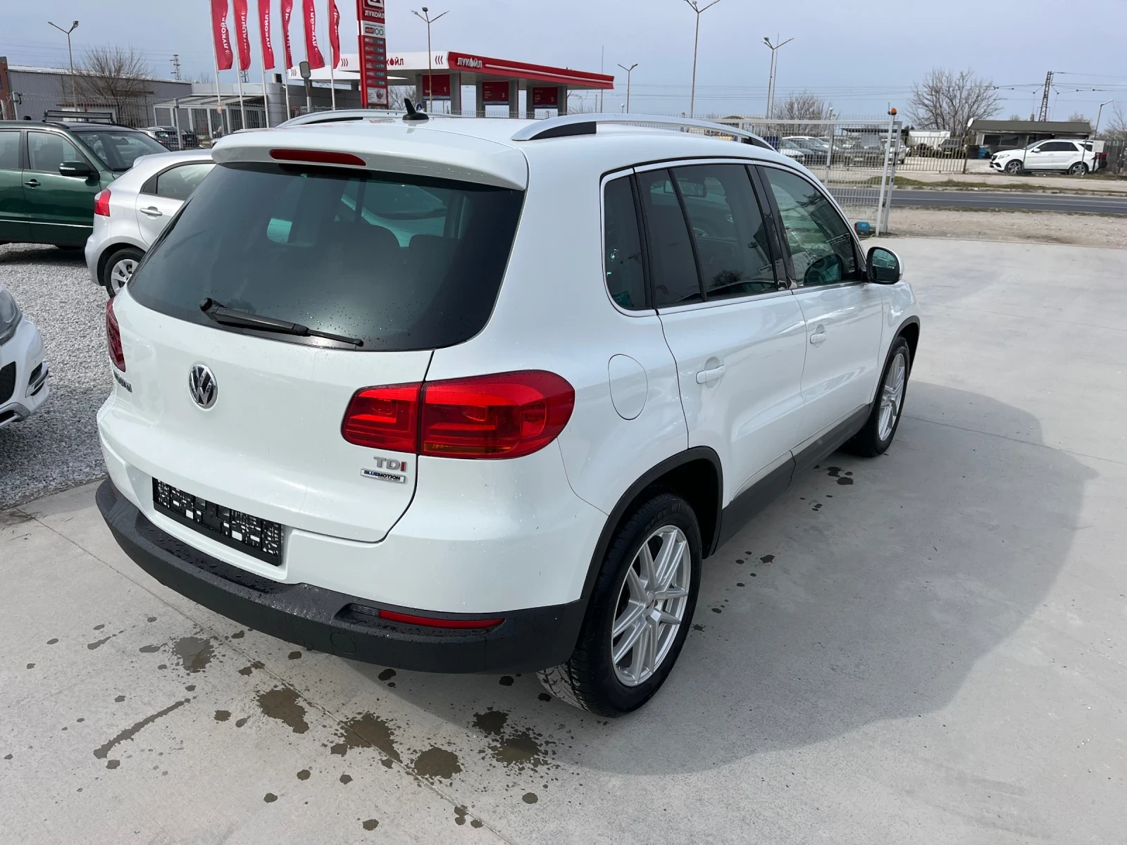 VW Tiguan 2.0TDI 110 ps, снимка 3 - Автомобили и джипове - 53932662