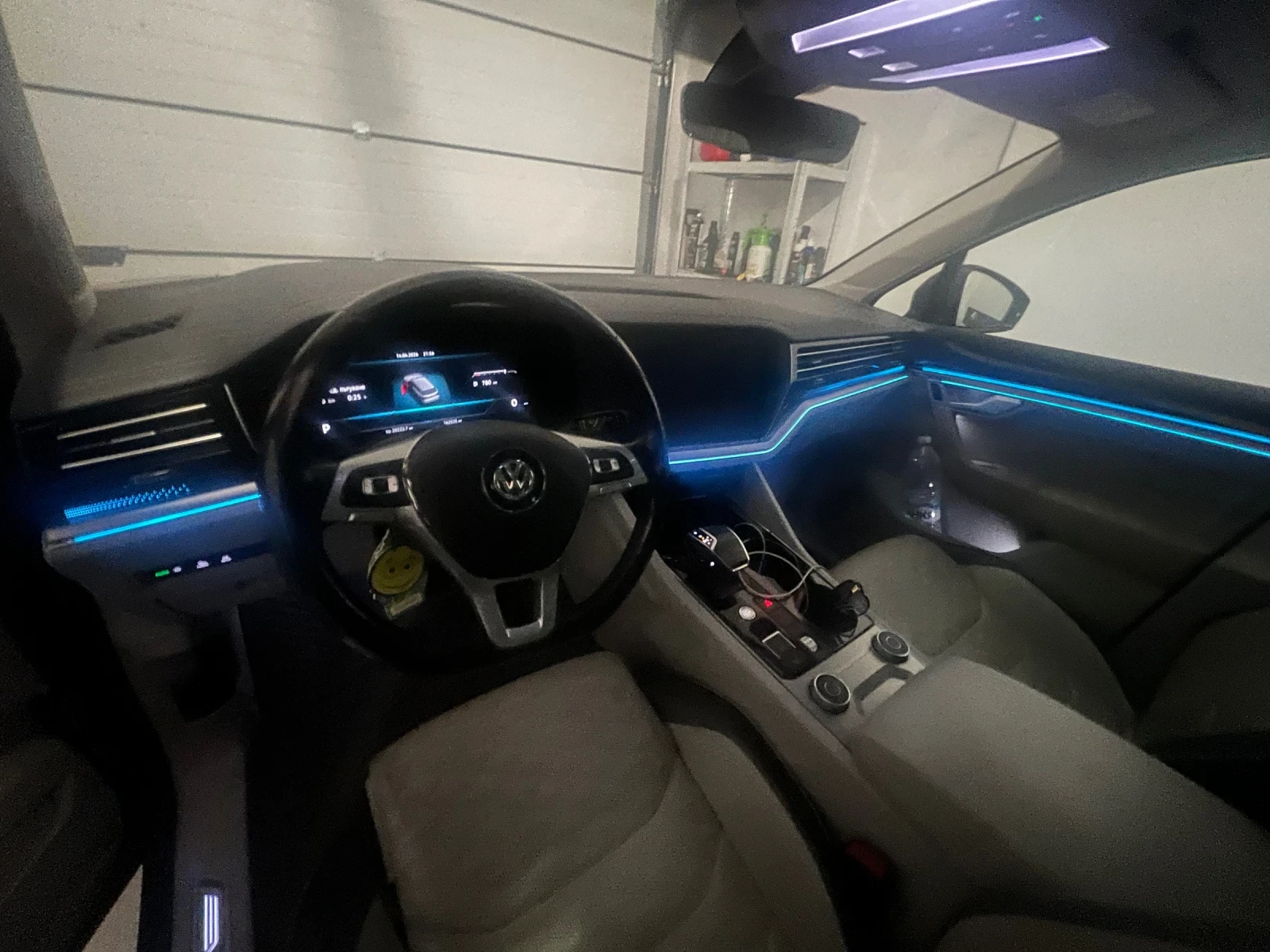 VW Touareg V6 tdi, снимка 11 - Автомобили и джипове - 54196719