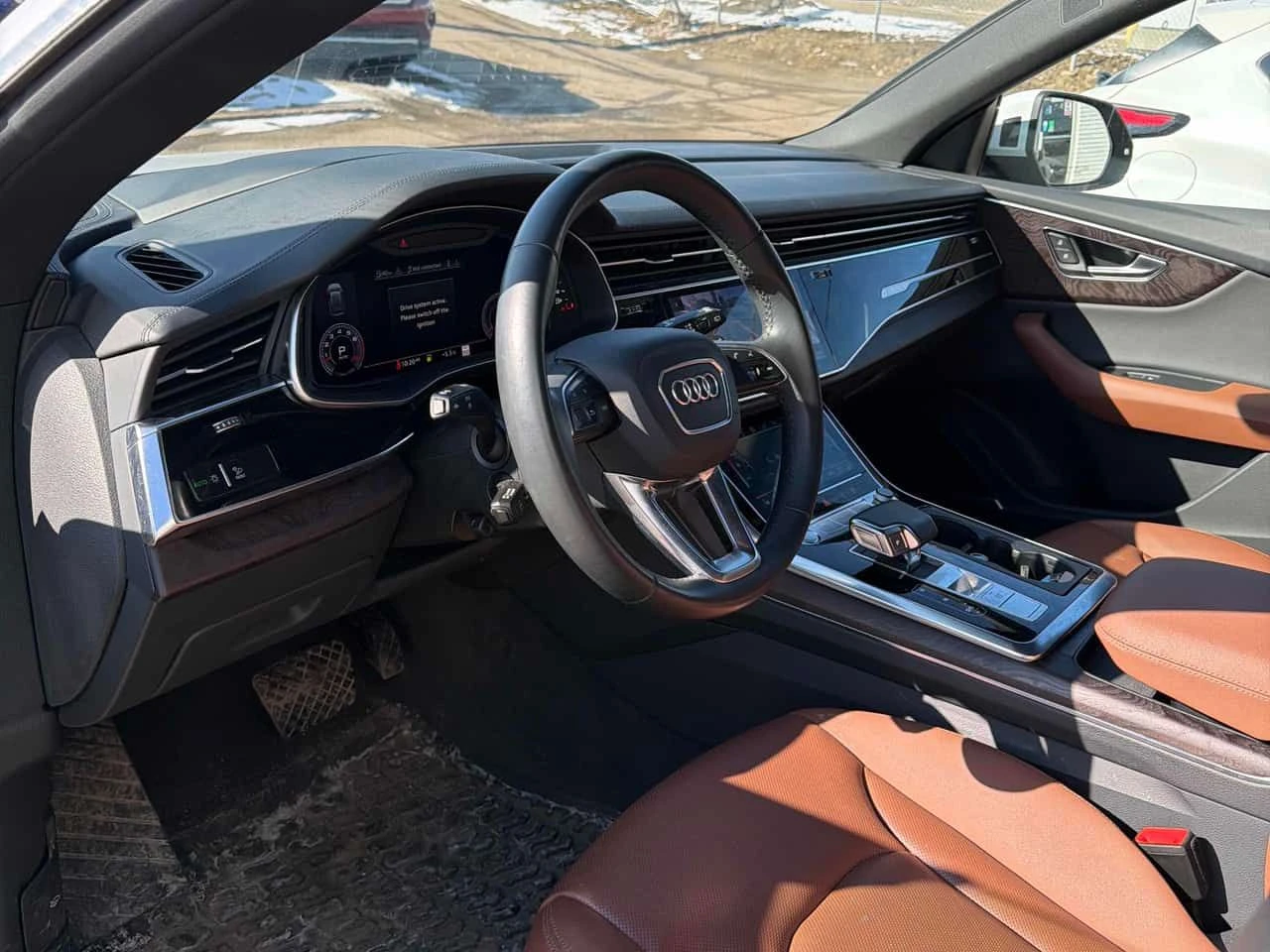 Audi Q8 Technik/ОБДУХВАНЕ/ПАНОРАМА/ДИСТРОНИК/360 КАМЕРИ, снимка 7 - Автомобили и джипове - 54230059