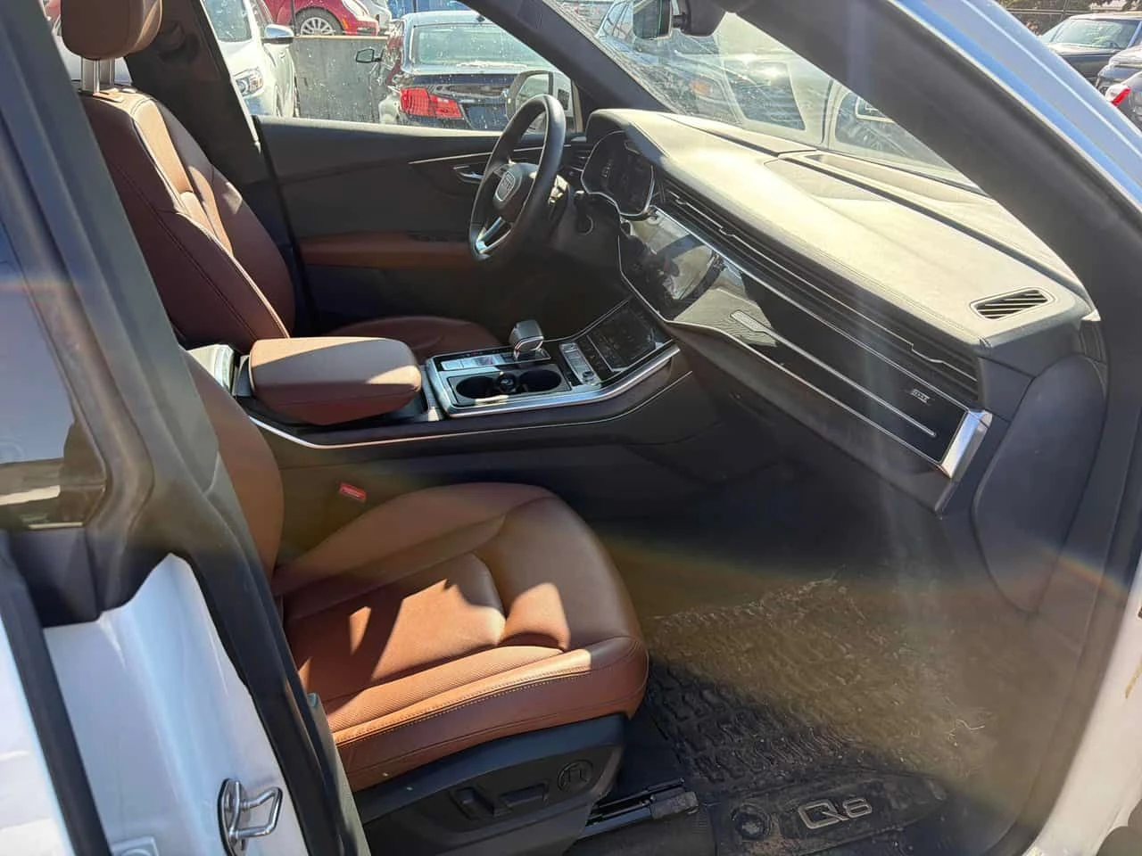 Audi Q8 Technik/ОБДУХВАНЕ/ПАНОРАМА/ДИСТРОНИК/360 КАМЕРИ, снимка 10 - Автомобили и джипове - 54230059