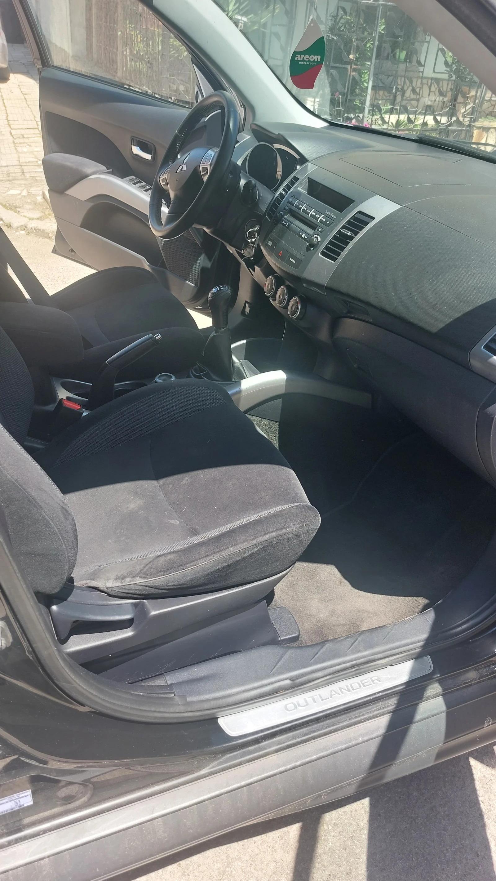 Mitsubishi Outlander 4х4-бензин ръчка, снимка 9 - Автомобили и джипове - 54819997