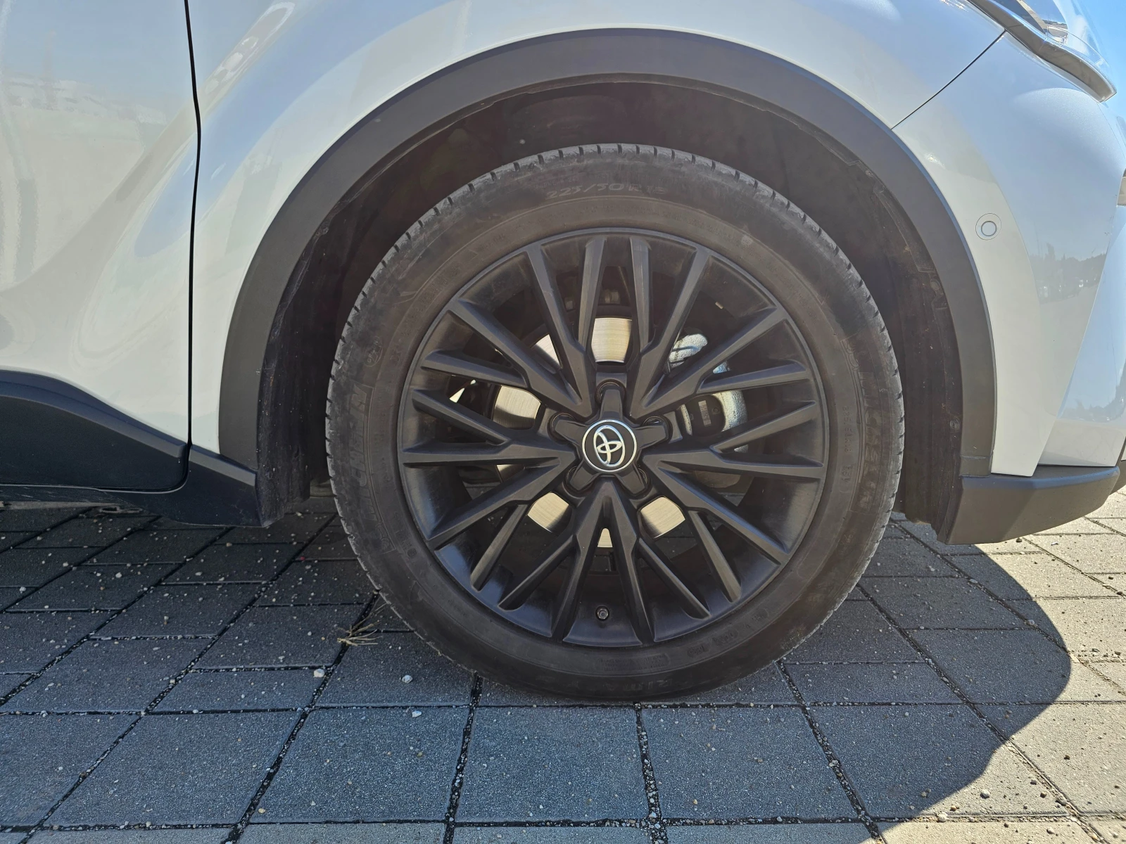 Toyota C-HR 2.0 Hybrid Cuore, снимка 17 - Автомобили и джипове - 56074633