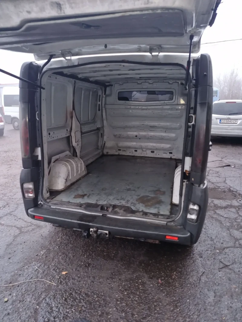 Opel Vivaro 1.9 CDTI 6 Скорости, снимка 5 - Бусове и автобуси - 48155616