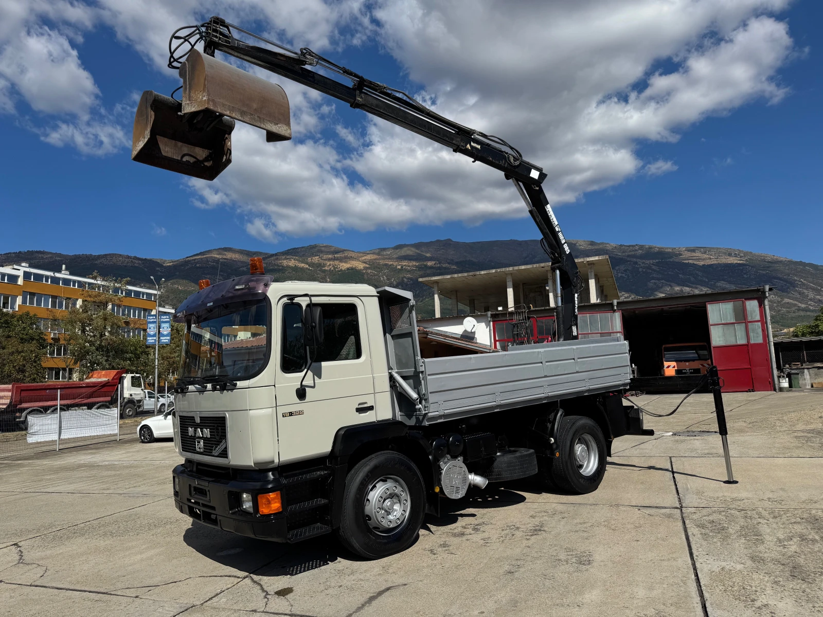 Man 19.332 HIAB 085 , кош:4.30м, кофа и ротатор