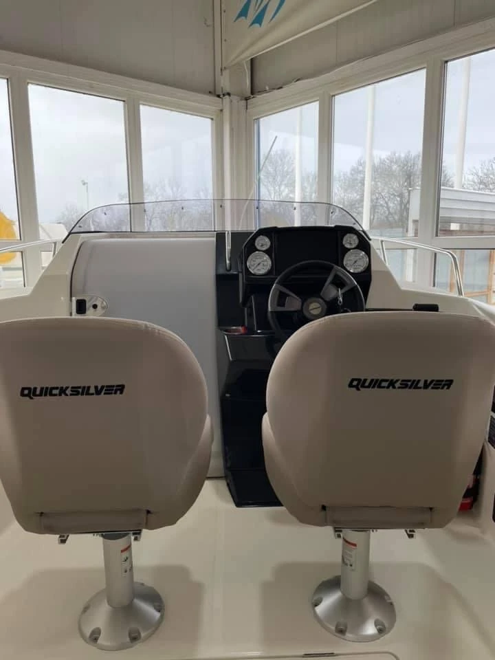 Лодка Quicksilver 555 Cabin , снимка 11 - Воден транспорт - 39925382