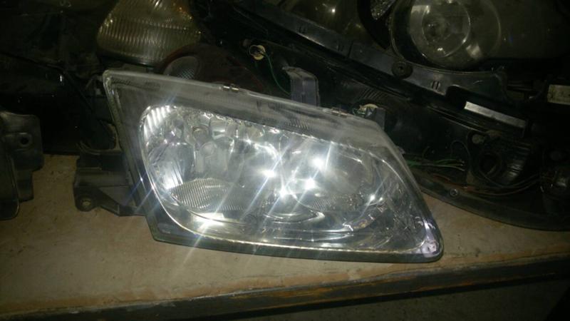 Светлини за Mazda 323