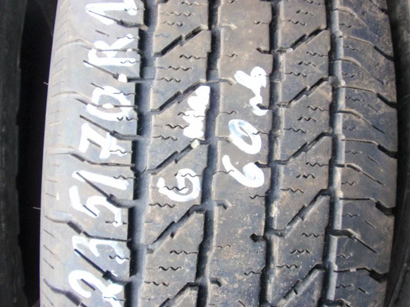 Гуми Всесезонни 235/70R16, снимка 6 - Гуми и джанти - 7009328