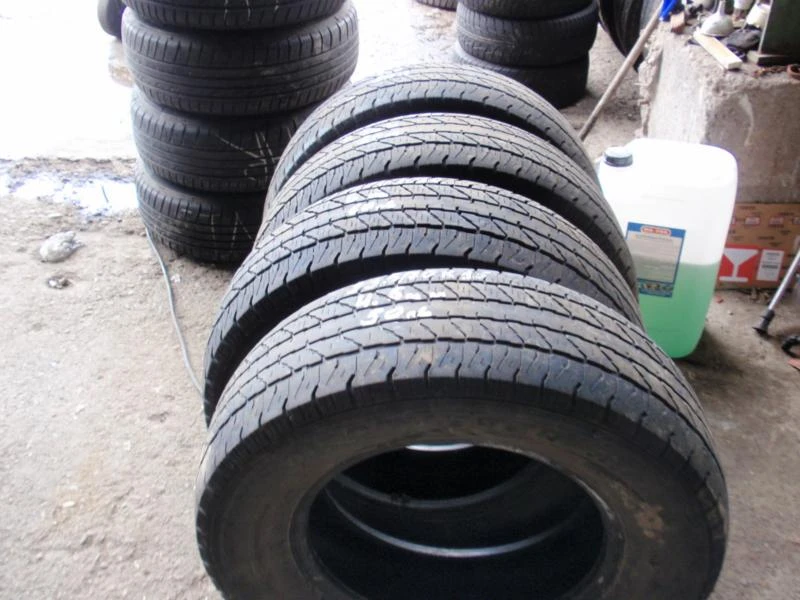 Гуми Всесезонни 235/70R16, снимка 8 - Гуми и джанти - 7009328