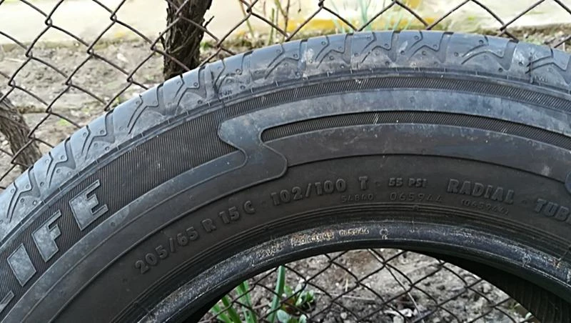 Гуми Летни 205/65R15, снимка 6 - Гуми и джанти - 24773811