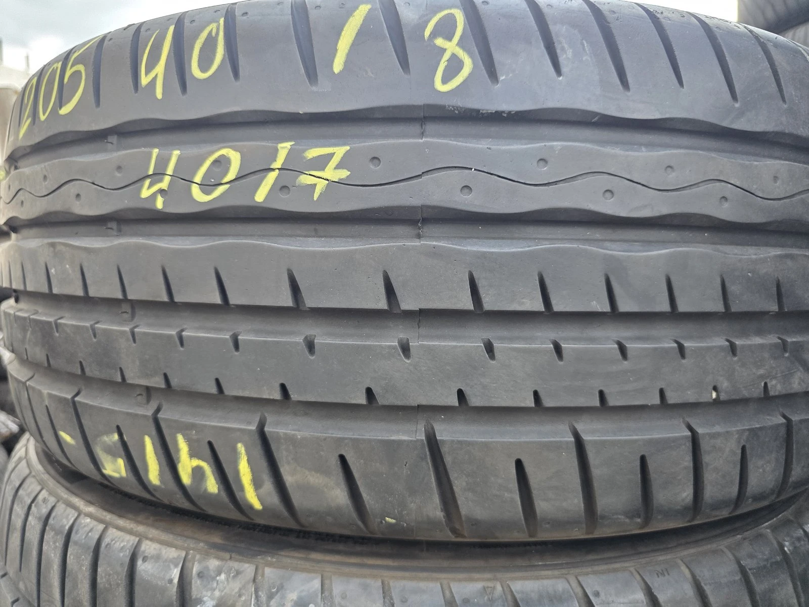 Гуми Летни 205/40R18