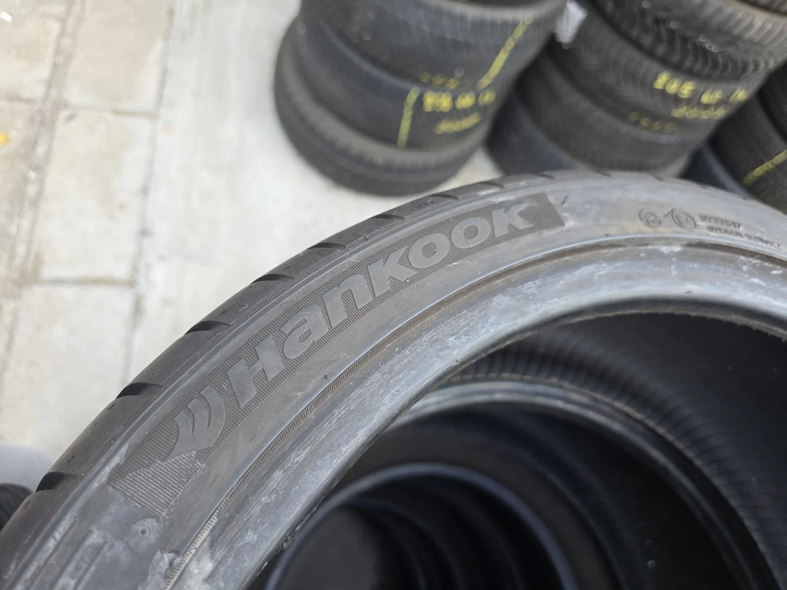 Гуми Летни 205/40R18, снимка 9 - Гуми и джанти - 56730681