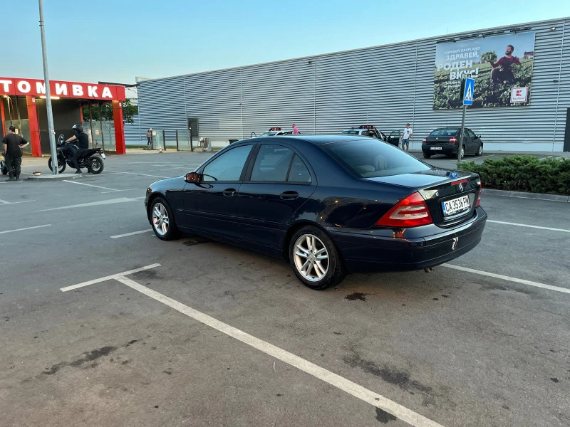 Mercedes-Benz C 180, снимка 11 - Автомобили и джипове - 46730232