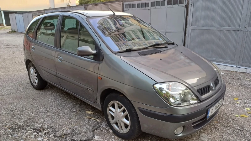 Renault Scenic, снимка 10 - Автомобили и джипове - 47066898