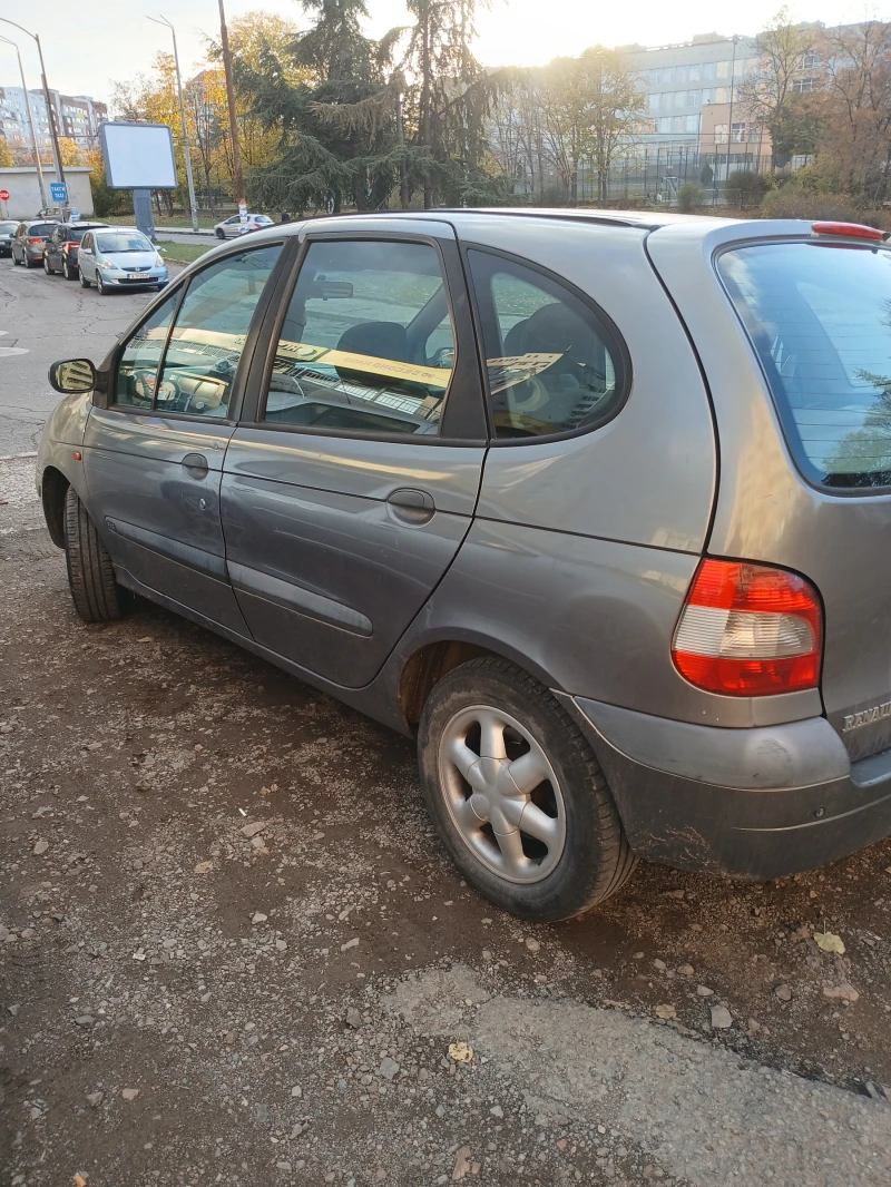 Renault Scenic, снимка 3 - Автомобили и джипове - 48001962