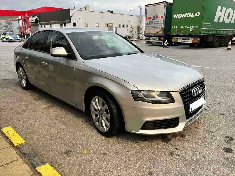 Audi A4 1.8TFSI, снимка 3 - Автомобили и джипове - 48071324