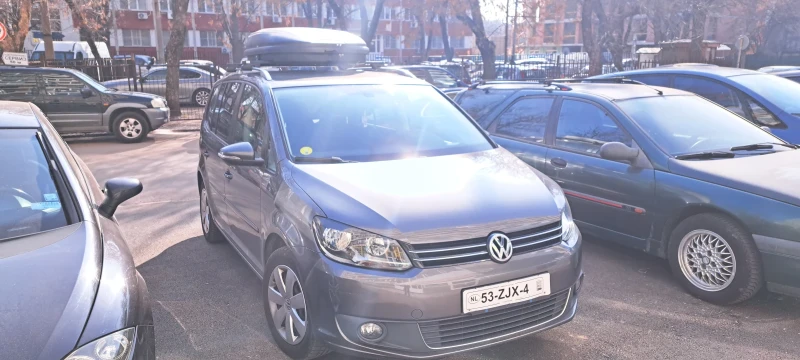 VW Touran 1.6tdi, снимка 1 - Автомобили и джипове - 49083058