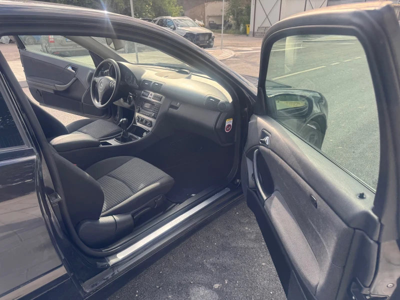 Mercedes-Benz C 200 1.8i, снимка 10 - Автомобили и джипове - 50396110