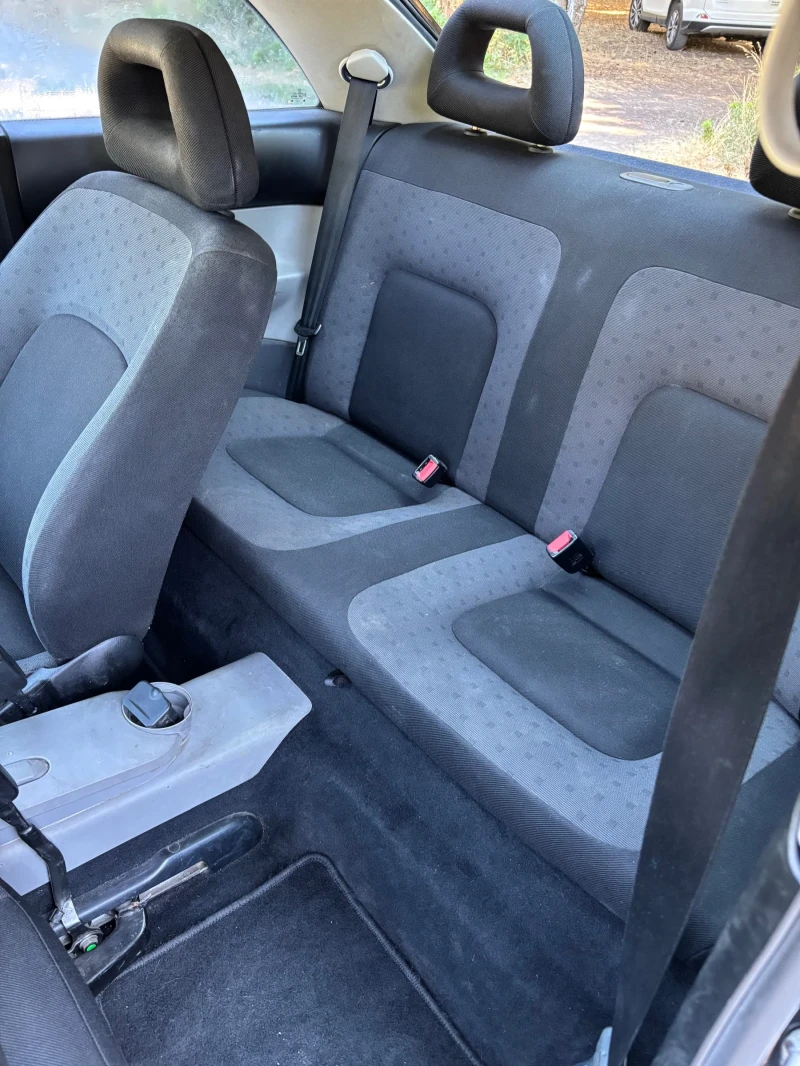 VW Beetle 2.0 i, снимка 13 - Автомобили и джипове - 52695001