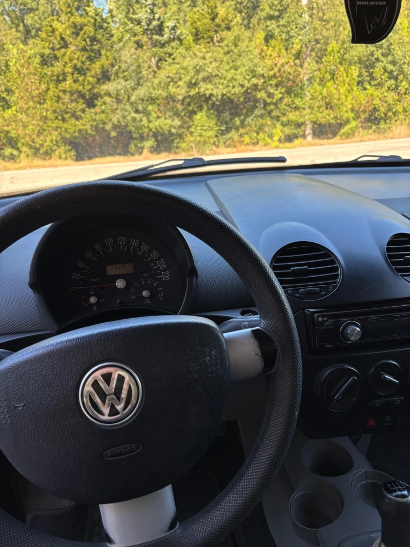 VW Beetle 2.0 i, снимка 12 - Автомобили и джипове - 52695001
