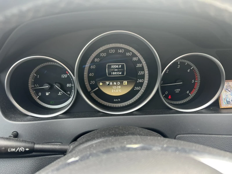 Mercedes-Benz C 220, снимка 3 - Автомобили и джипове - 52051490