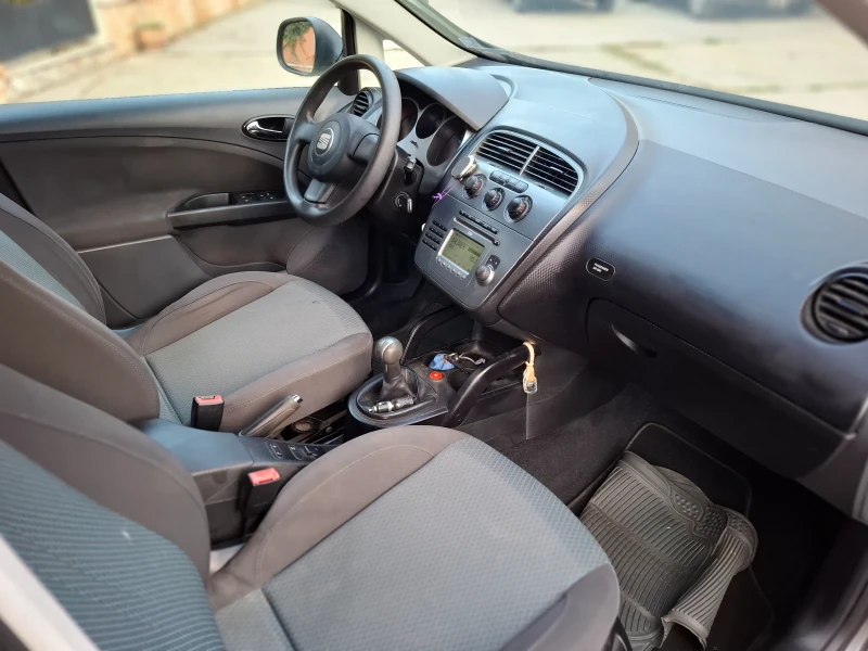 Seat Altea XL 1.6i * ГАЗ * КЛИМАТИК * РЕГИСТРИРАН * ИТАЛИЯ , снимка 9 - Автомобили и джипове - 52287410