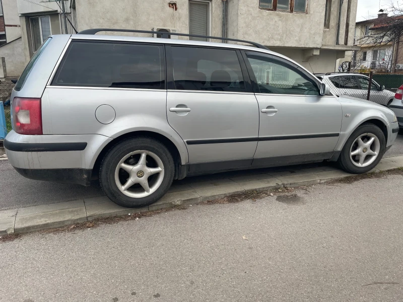 VW Passat, снимка 8 - Автомобили и джипове - 52525782