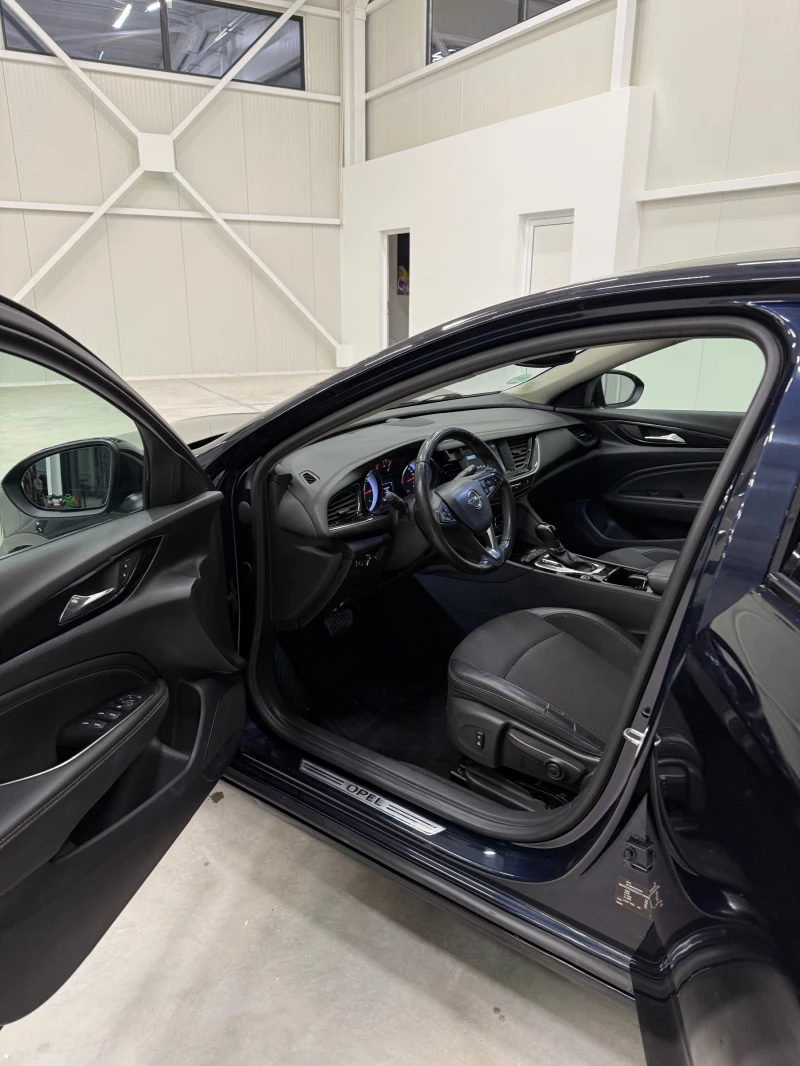 Opel Insignia B Grand Sport 2.0 CDTI, снимка 11 - Автомобили и джипове - 53156729