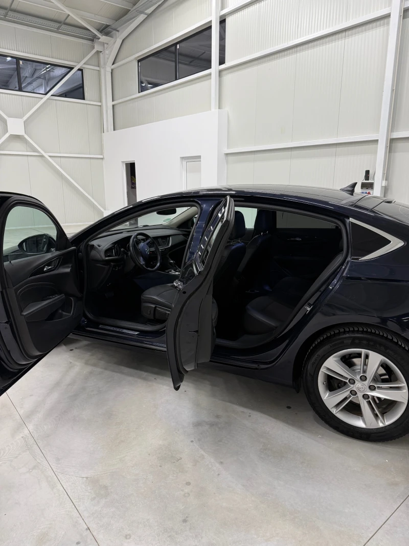 Opel Insignia B Grand Sport 2.0 CDTI, снимка 12 - Автомобили и джипове - 53156729