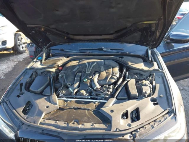 BMW 550 M550i xDrive, снимка 15 - Автомобили и джипове - 53080359