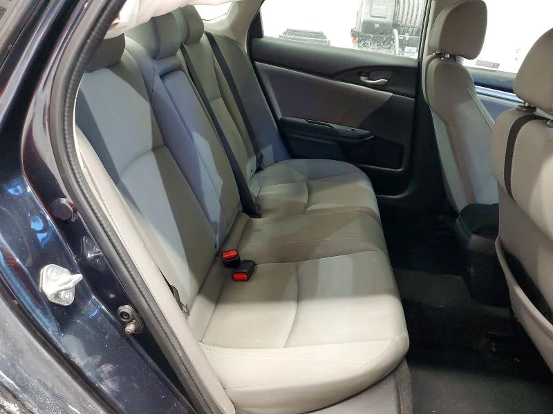 Honda Civic 2.0L 4 Front-wheel Drive, снимка 11 - Автомобили и джипове - 53989549