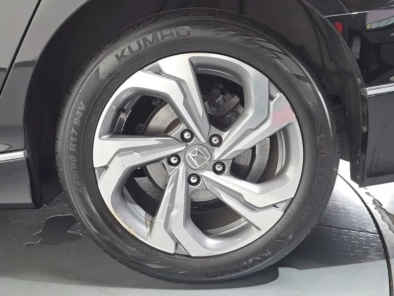 Honda Accord 1.5 TURBO , снимка 5 - Автомобили и джипове - 55716443