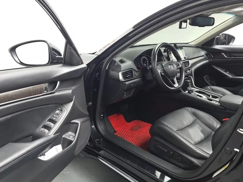 Honda Accord 1.5 TURBO , снимка 10 - Автомобили и джипове - 55716443