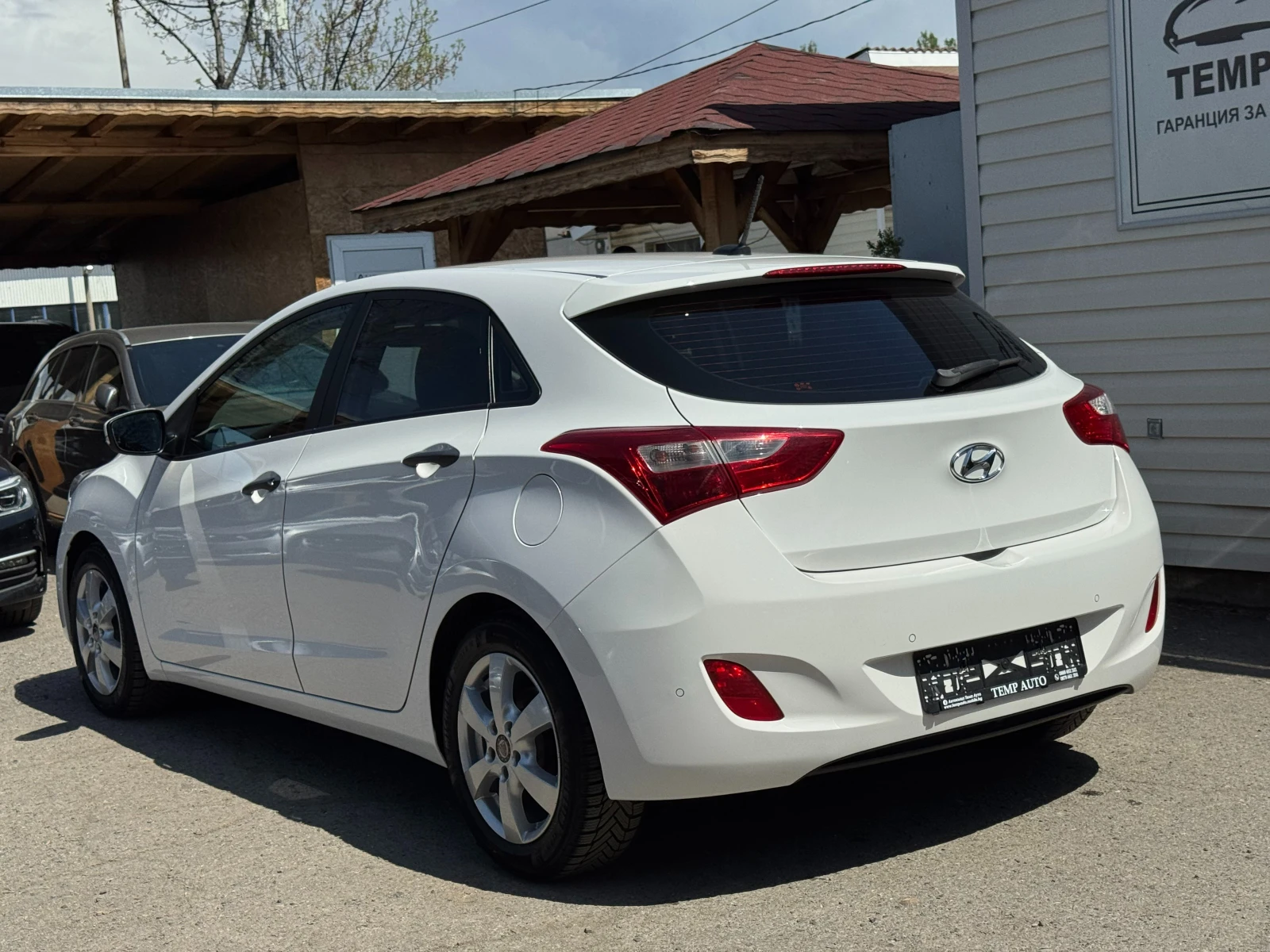 Hyundai I30 1.4I* 99к.с* НАВИ.* СЕРВИЗНА КНИЖКА С ПЪЛНА ИСТОРИ - изображение 5
