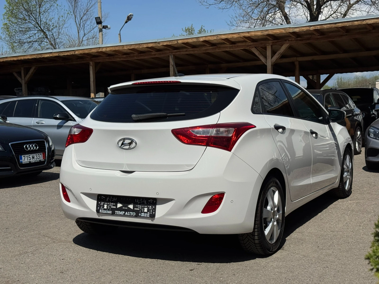 Hyundai I30 1.4I* 99к.с* НАВИ.* СЕРВИЗНА КНИЖКА С ПЪЛНА ИСТОРИ - изображение 4