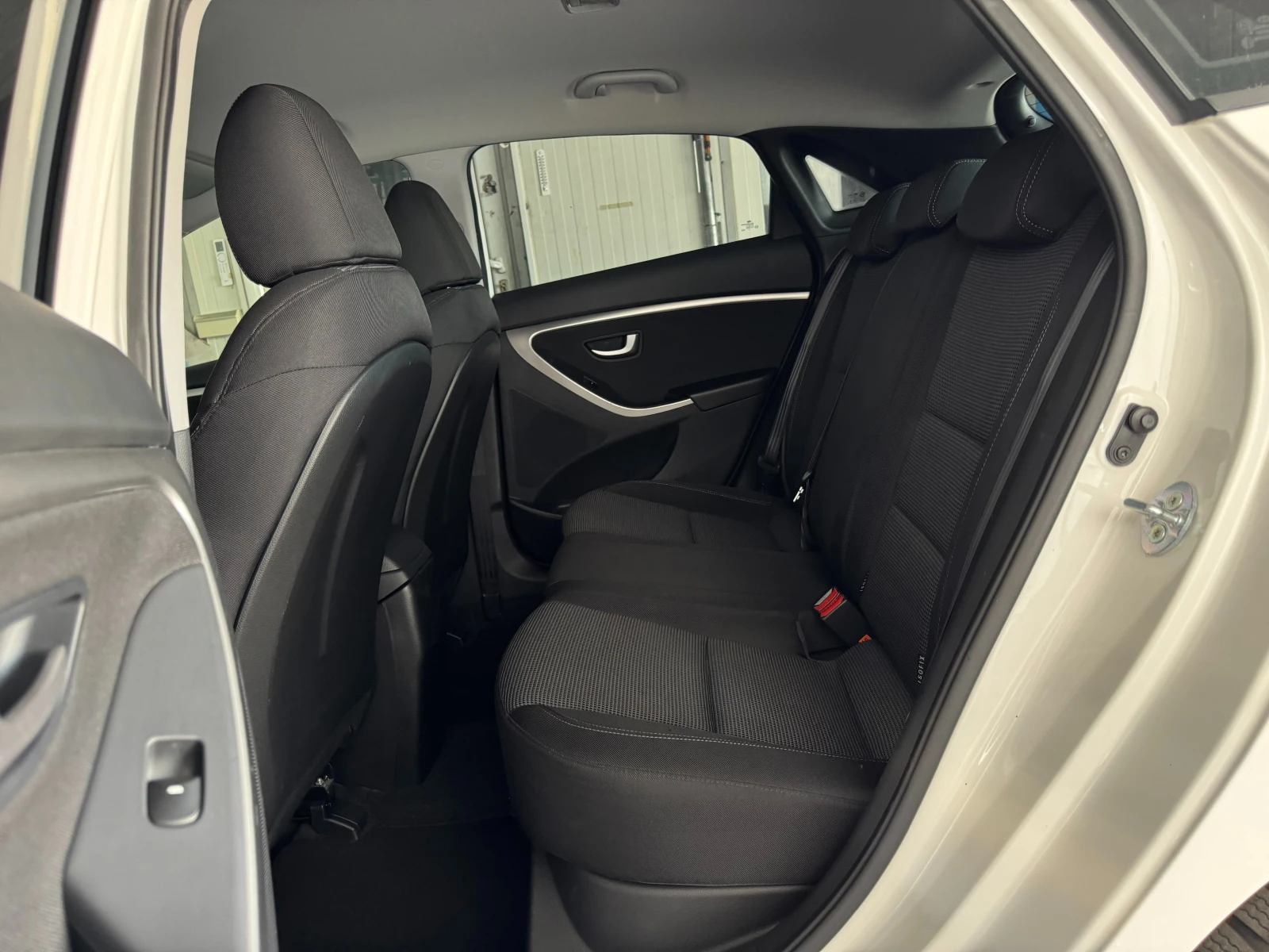 Hyundai I30 1.4I* 99к.с* НАВИ.* СЕРВИЗНА КНИЖКА С ПЪЛНА ИСТОРИ - изображение 8