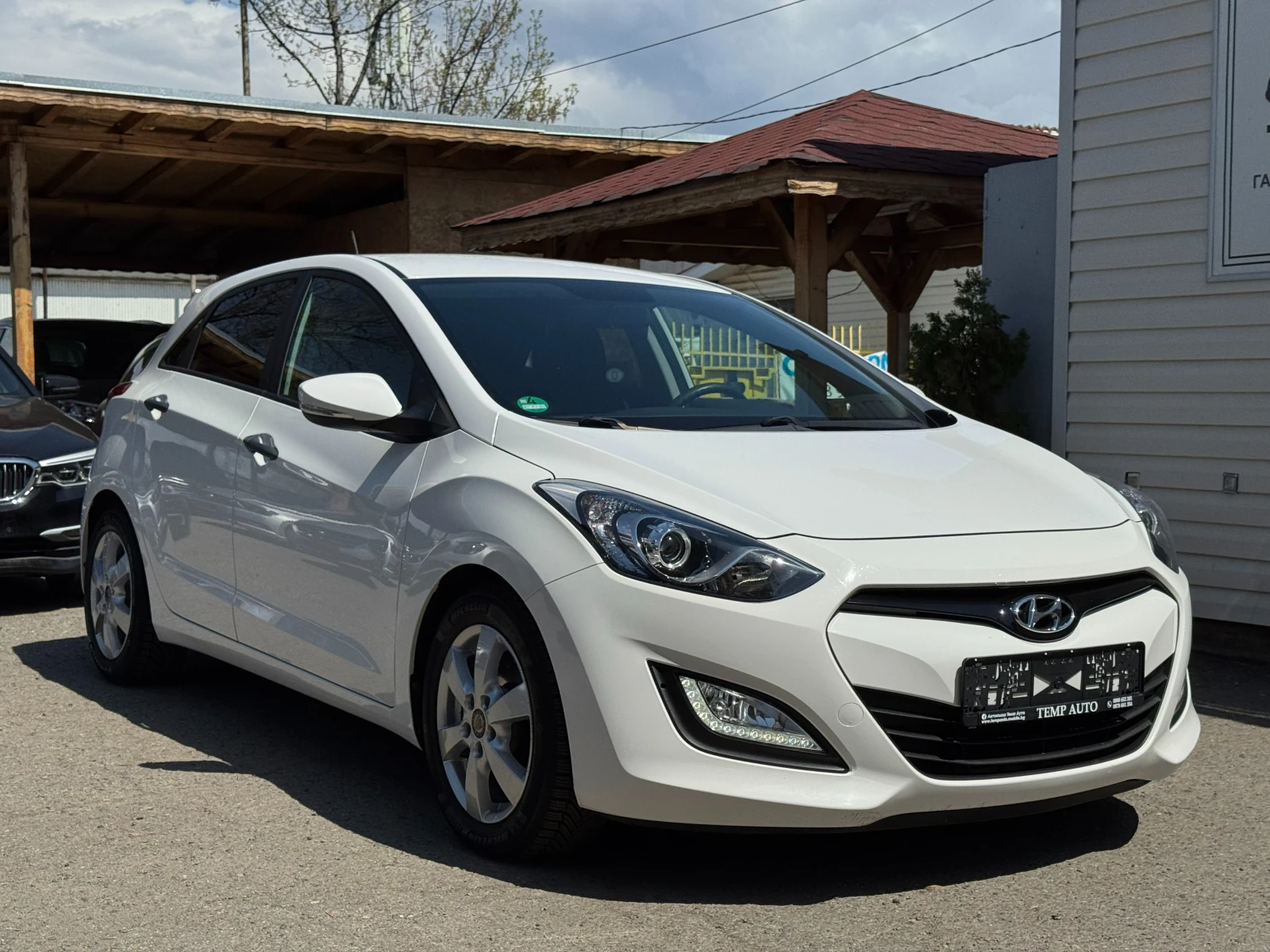 Hyundai I30 1.4I* 99к.с* НАВИ.* СЕРВИЗНА КНИЖКА С ПЪЛНА ИСТОРИ - изображение 3