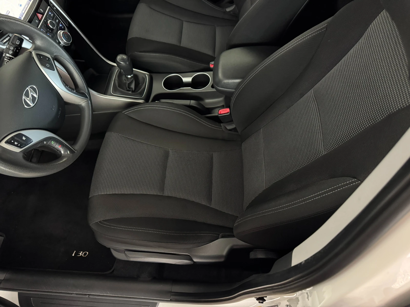 Hyundai I30 1.4I* 99к.с* НАВИ.* СЕРВИЗНА КНИЖКА С ПЪЛНА ИСТОРИ - изображение 6