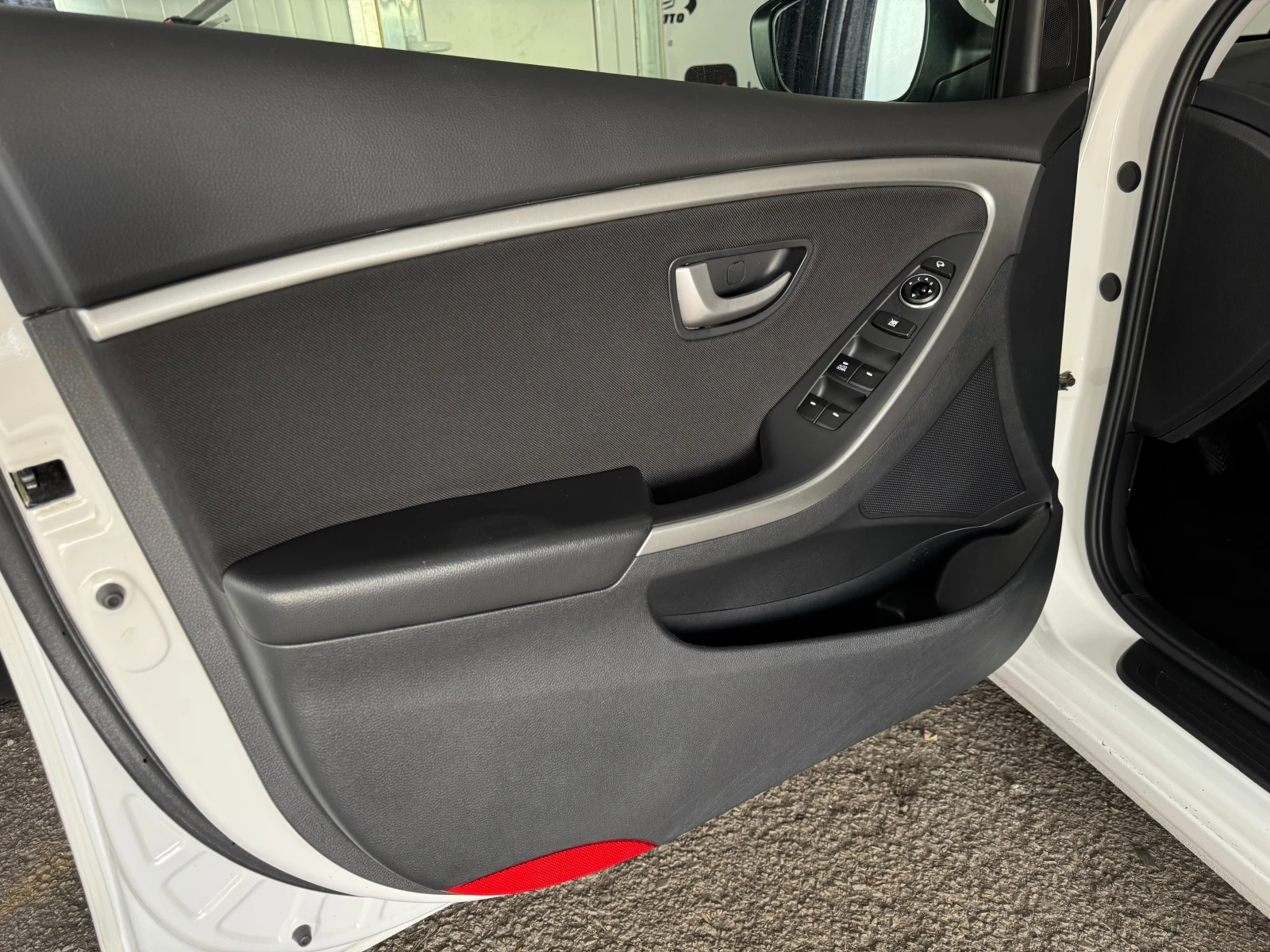 Hyundai I30 1.4I* 99к.с* НАВИ.* СЕРВИЗНА КНИЖКА С ПЪЛНА ИСТОРИ - изображение 7