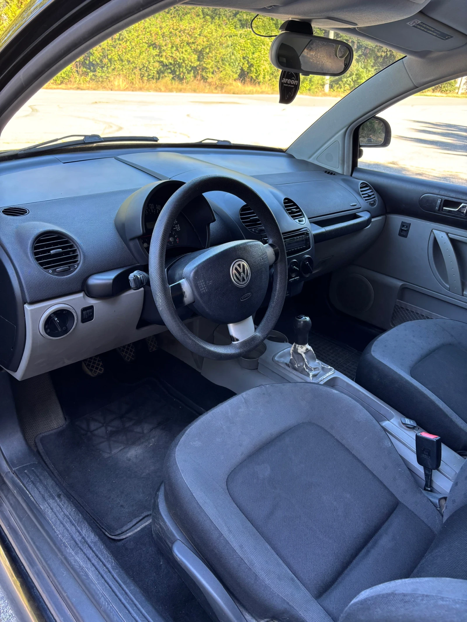 VW Beetle 2.0 i | Mobile.bg   8