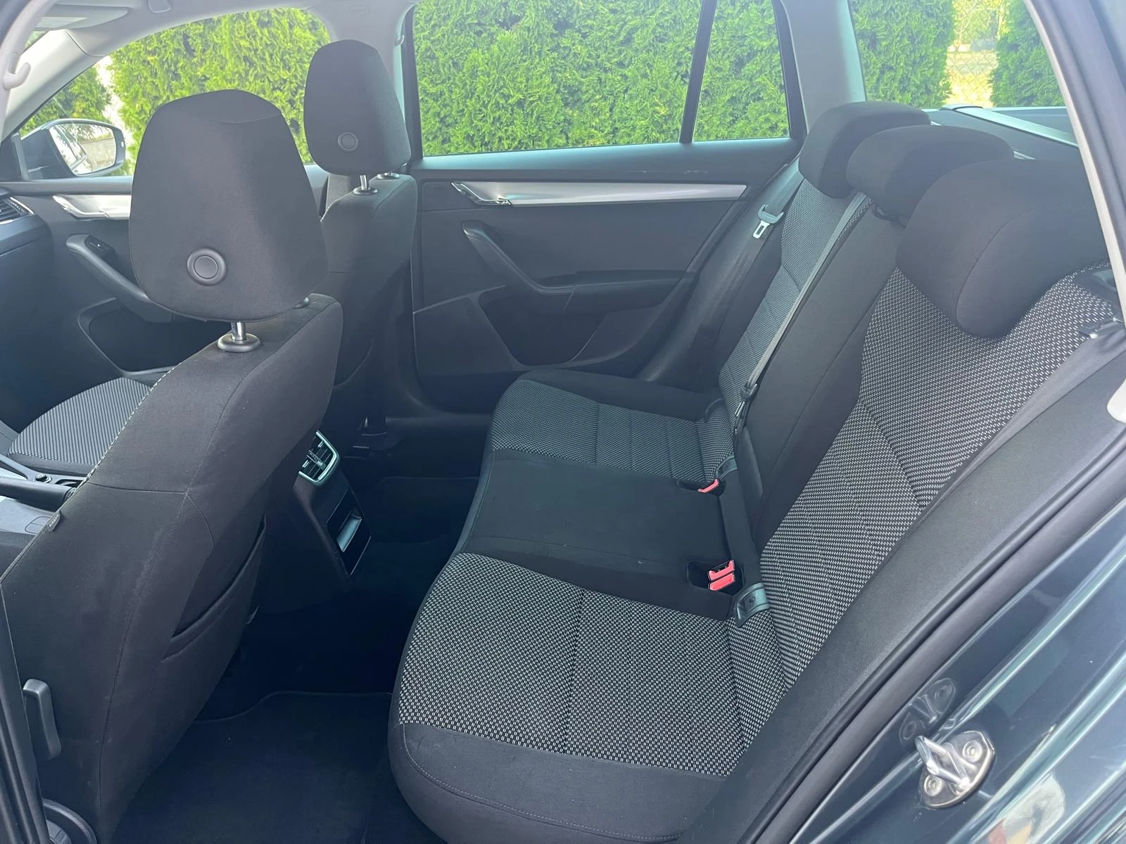 Skoda Octavia 2.0 TDI AVTO NAVI - изображение 9