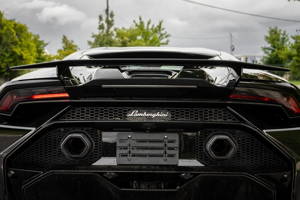 Lamborghini Huracan * АВТО КРЕДИТ* ЦЕНА ДО БГ * СЕРВИЗНА ИСТОРИЯ *  - изображение 8