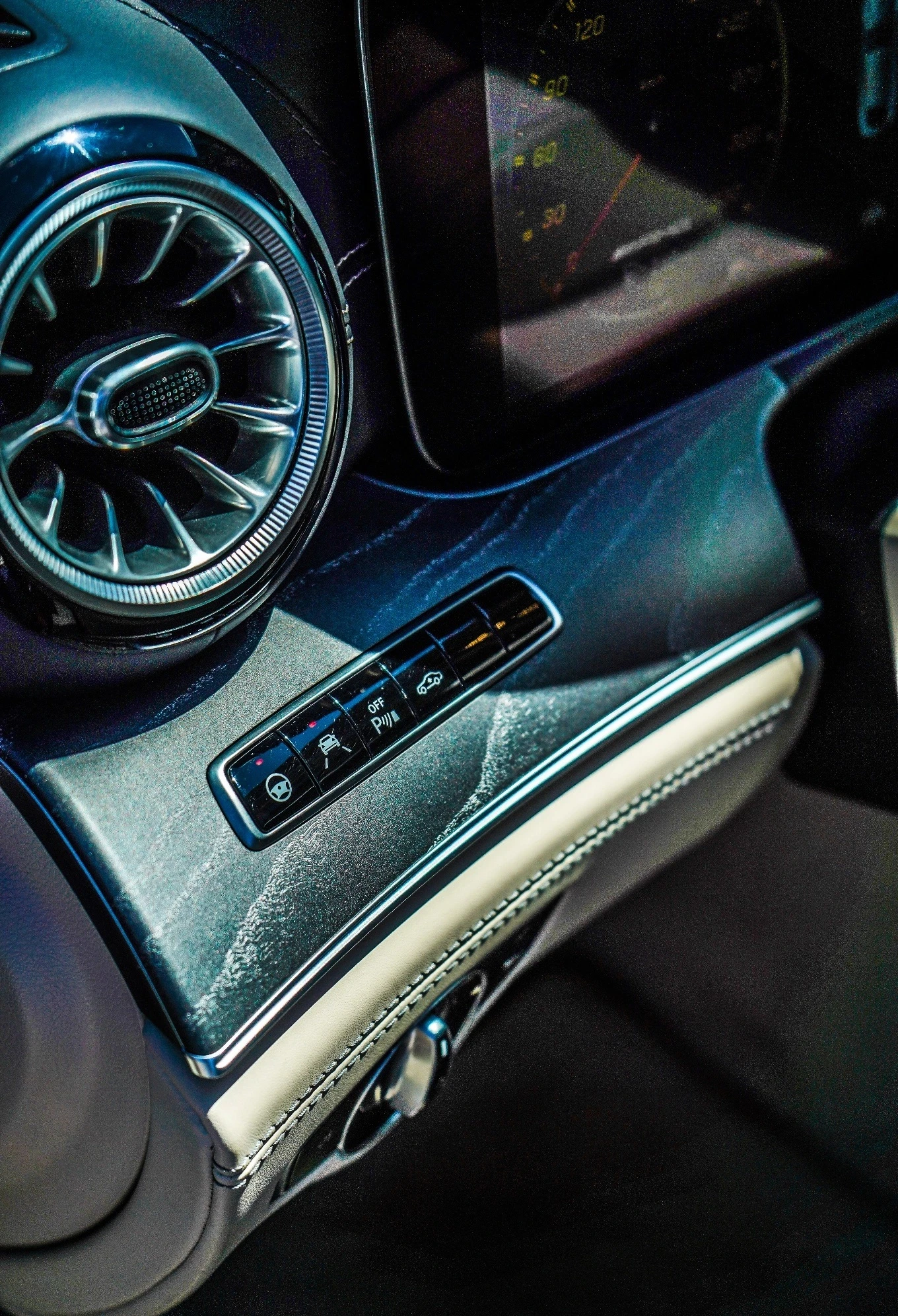 Mercedes-Benz AMG GT 4-Door Coupe 53 EQ Boost 4MATIC+  - изображение 7