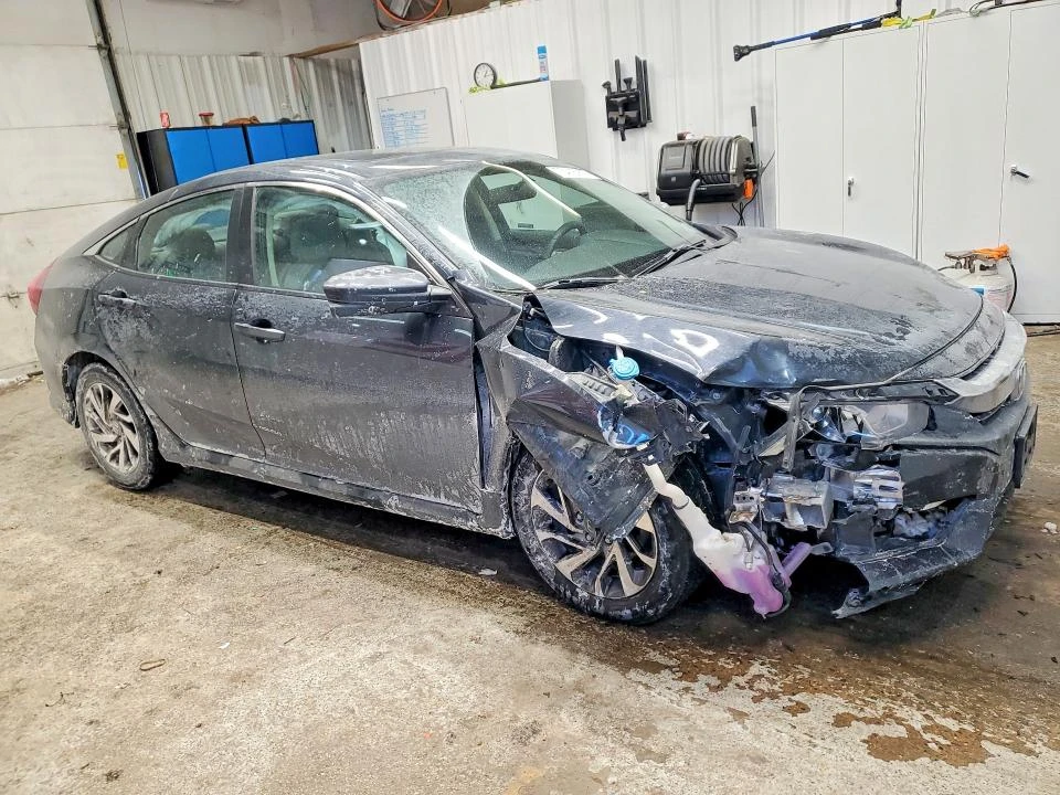 Honda Civic 2.0L 4 Front-wheel Drive, снимка 5 - Автомобили и джипове - 53989549