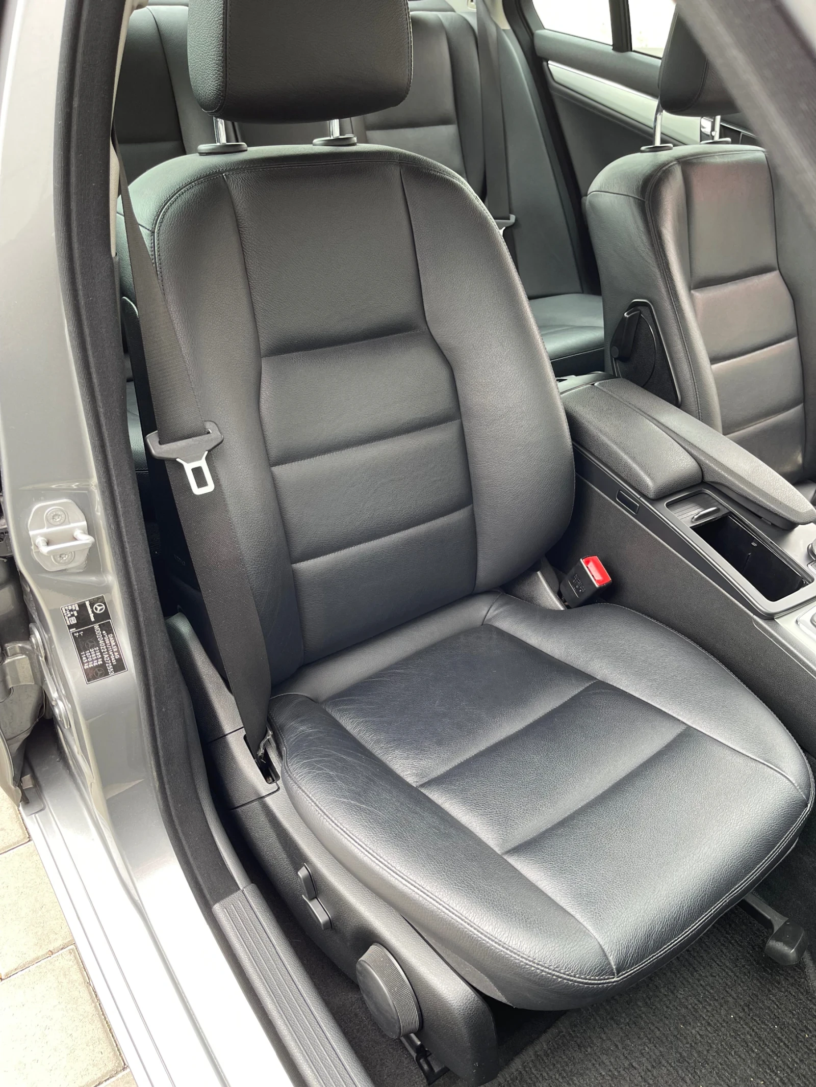 Mercedes-Benz C 320 Avantgard, кожа, нави , снимка 10 - Автомобили и джипове - 54222131