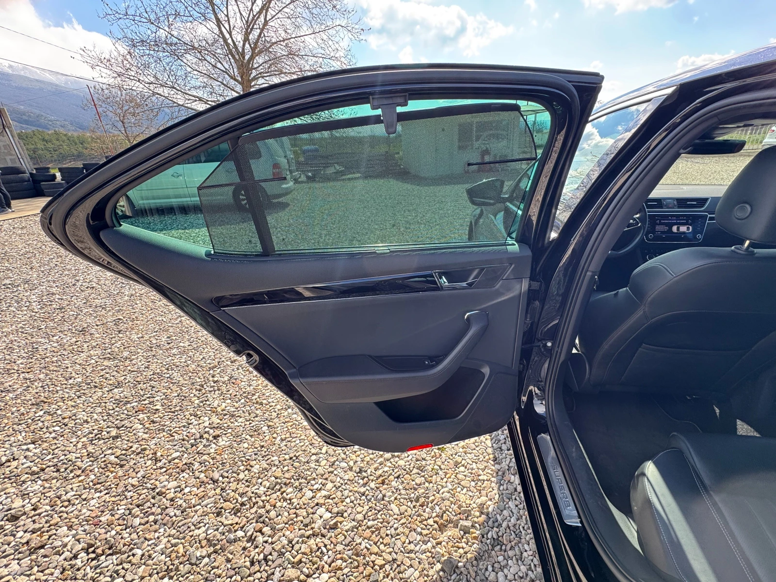 Skoda Superb Laurin & Klement, снимка 17 - Автомобили и джипове - 54240630