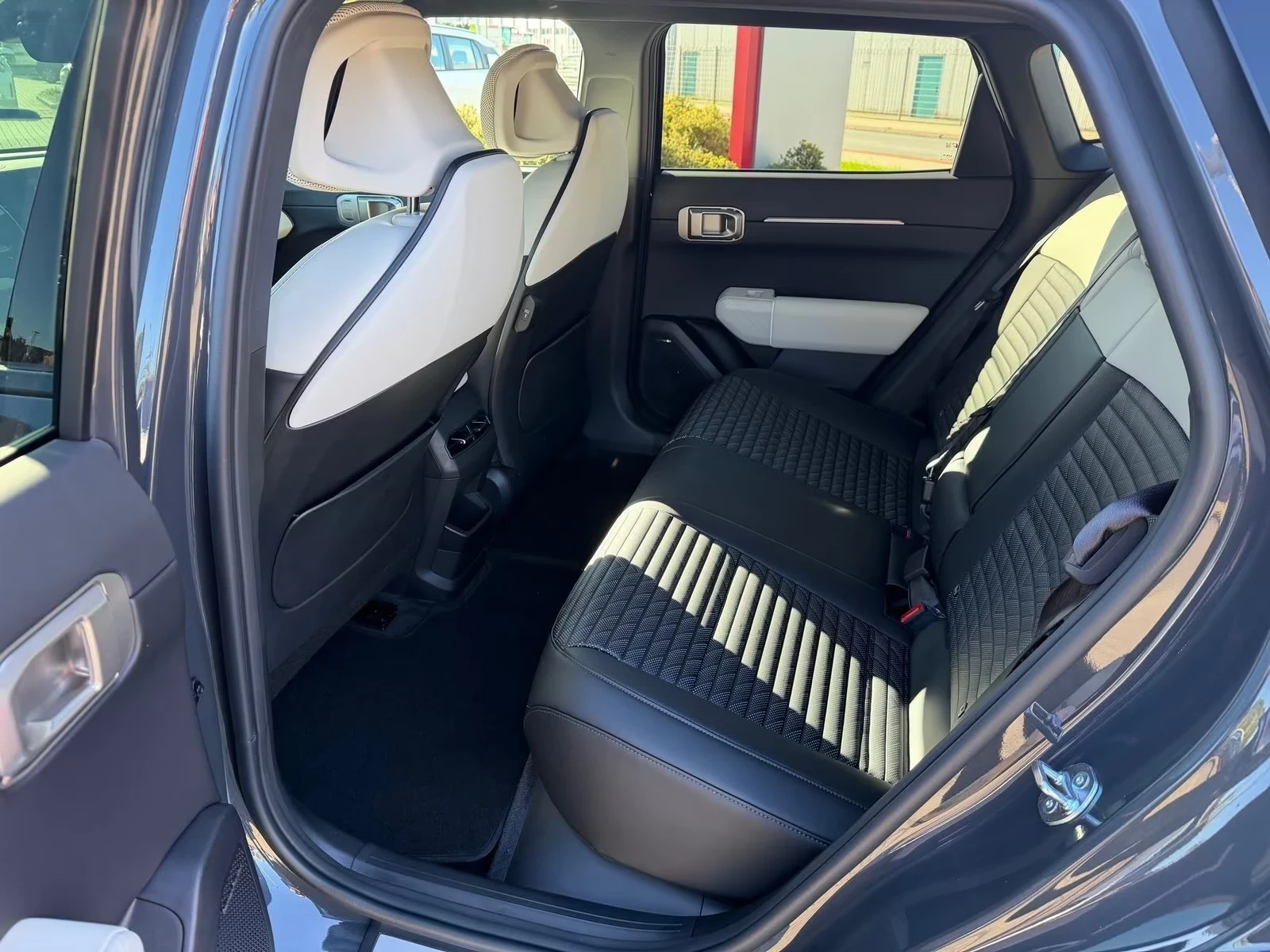 Kia EV4 GT-Line 81kWh 360* DISTR Matrix HUD Winter Package | Mobile.bg � ����������� 13