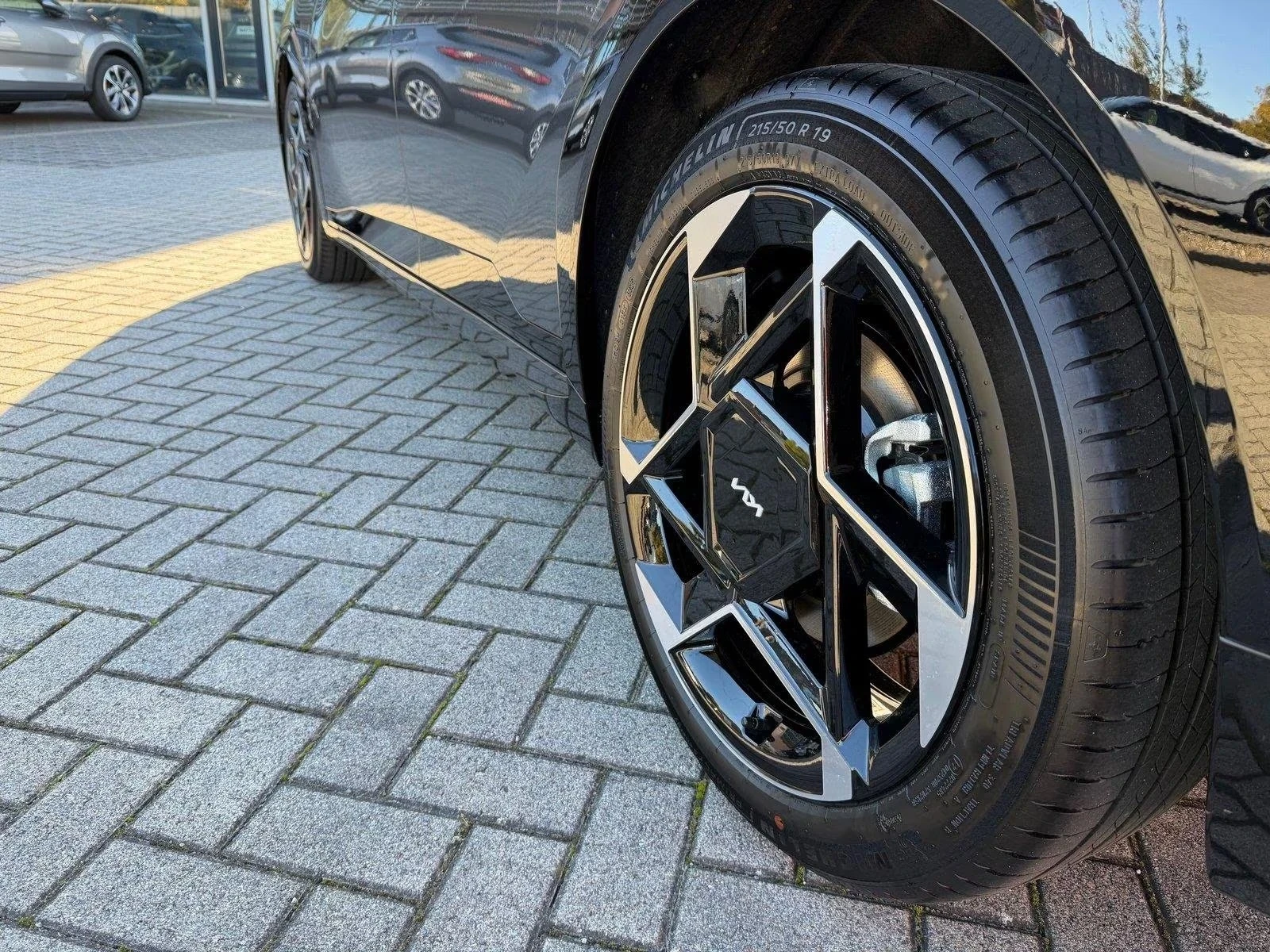 Kia EV4 GT-Line 81kWh 360* DISTR Matrix HUD Winter Package | Mobile.bg � ����������� 14