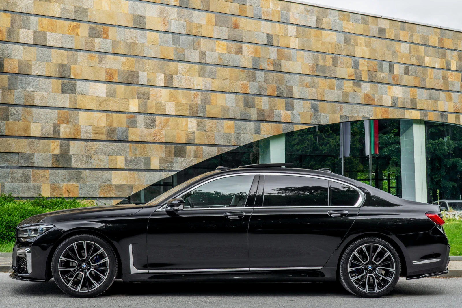 BMW 730 d* DIPLOMAT LONG* 3XTV* BUSINESS* PANO* MASSAGE* , снимка 2 - Автомобили и джипове - 54557296